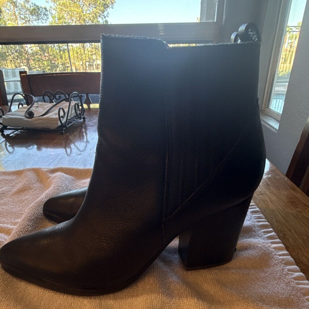 Marc fisher ankle boots 7.5